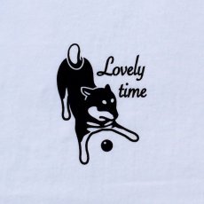 画像2: 黒柴犬 Tシャツ メンズ 【ボール遊び】 6.2oz ［白/グレー］ 犬 グッズ 雑貨 ［ゆる波］ (2)